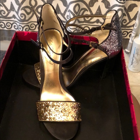 Women heels. Only worn once. Like new. - Picture 4 of 4